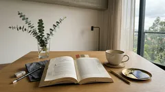 La felicidad según Platón: por qué vivir bien importa más que sentirse bien