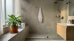 Lirio de la paz en el baño: cómo ayuda con la humedad, dónde ubicarlo y cuidados clave