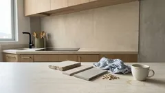 Cocinas 2026: el cambio que está reemplazando el azulejo pequeño (y se limpia más fácil)